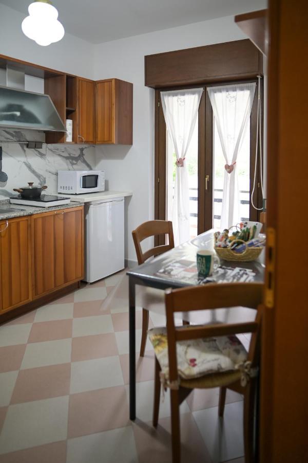B&B Apartment 1970 下卡斯泰卢乔 外观 照片